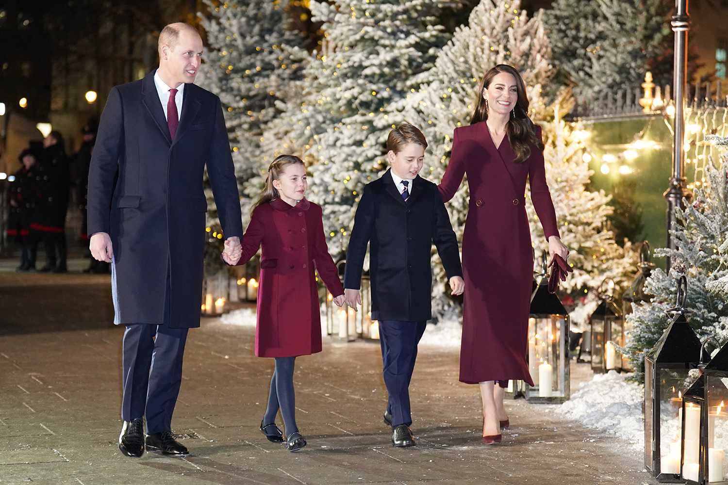 Prince George And Princess Charlotte Attend Kate Middleton'S Christmas Show Mom And Dad. 