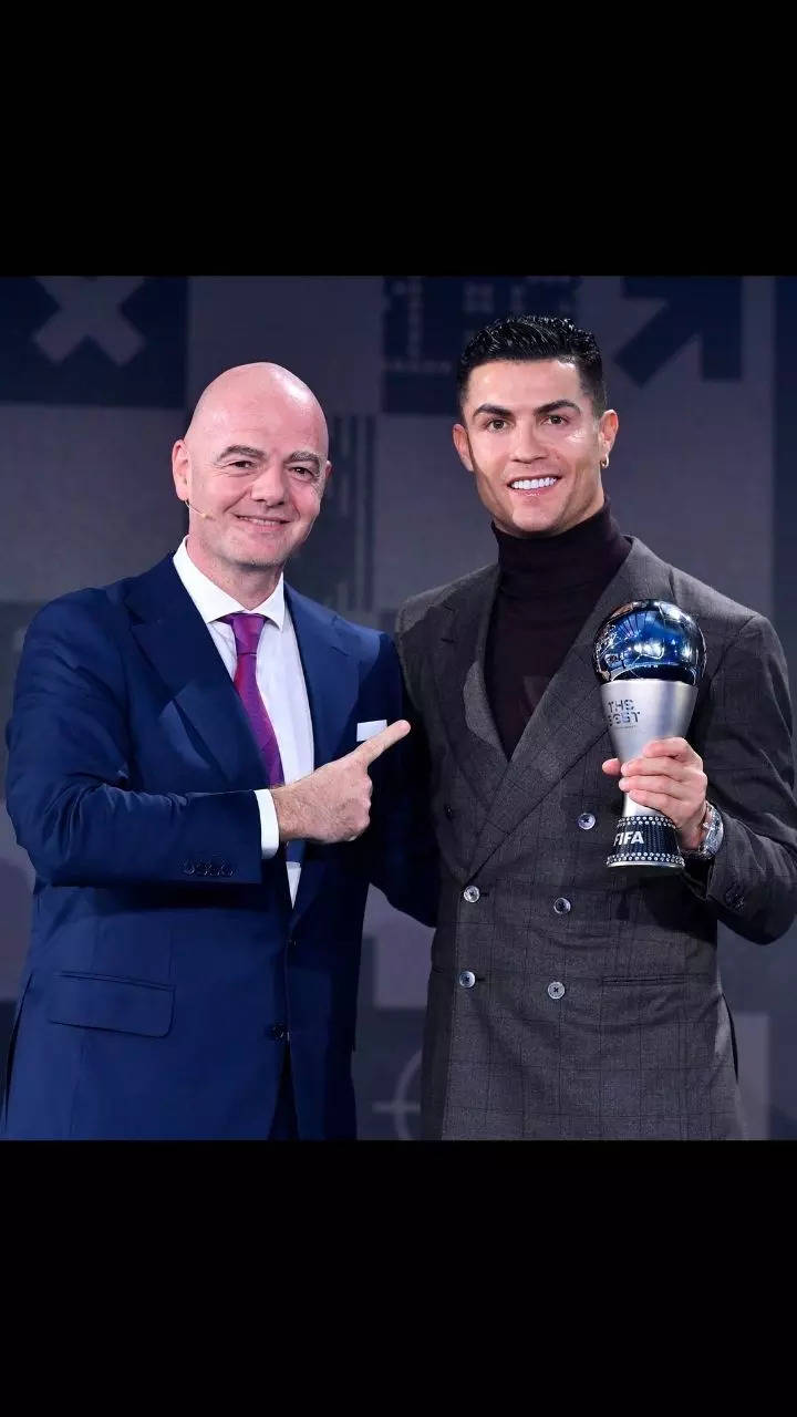 Ronaldo ganha o prêmio especial de melhor homem da Fifa em 2021