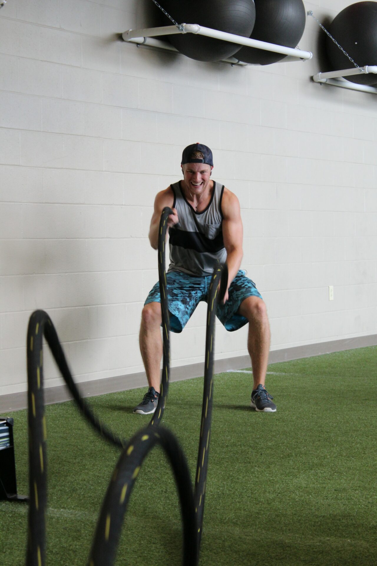 5 Battle Rope Exercises To Tone Your Body 