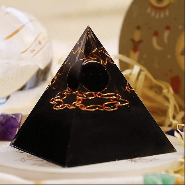 Uncover the Secrets of Obsidian Pyramids for Spiritual Meaning - Heat ...