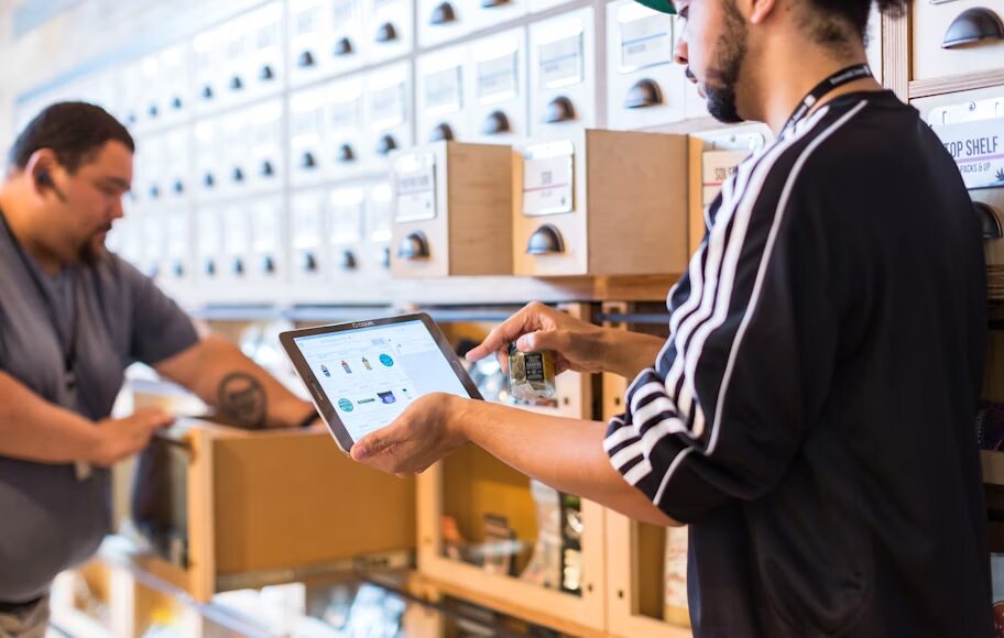 Harnessing AI for Smarter Inventory Management